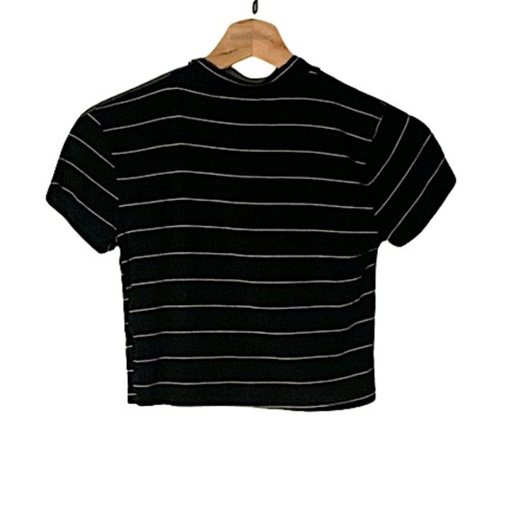 Forever 21 Black & White Striped Mock-Neck Crop Top - Picture 3 of 3